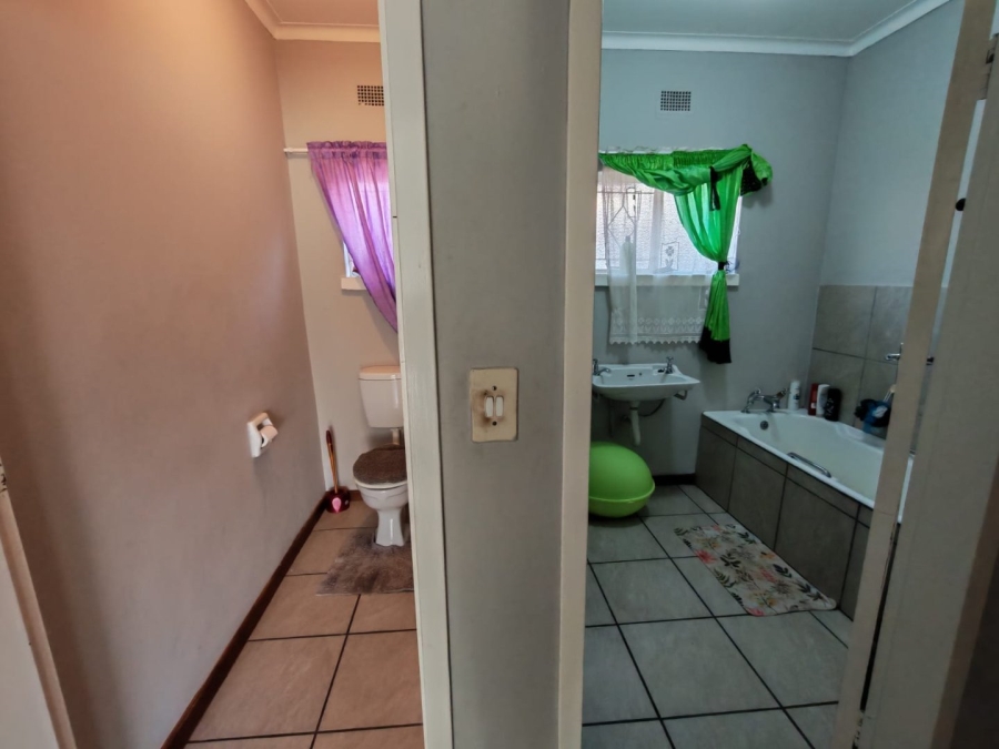 3 Bedroom Property for Sale in Rhodesdene Northern Cape